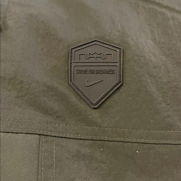 Nike Lebron Jacket Protect Sequoia Mens Size XL - Picture 5 of 5